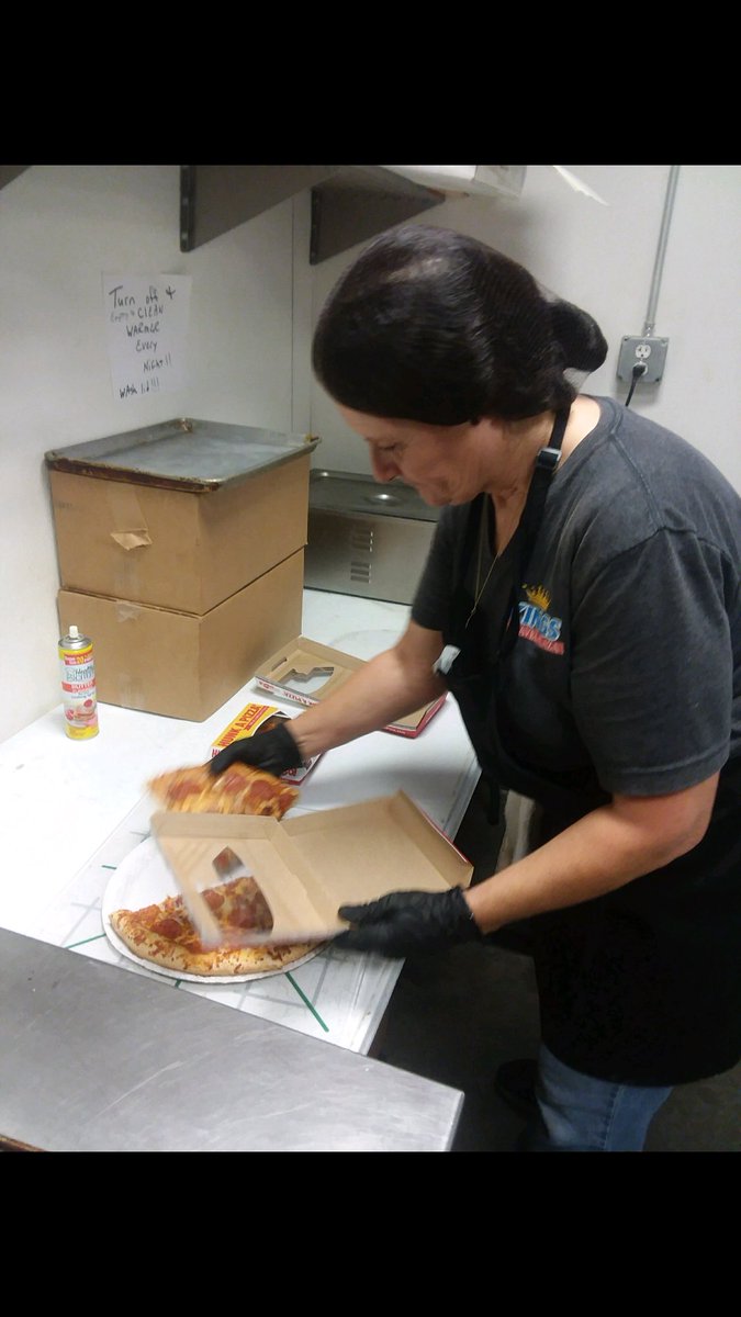 pfadrummer's tweet photo. Come out to Kings Travel in Savannah Ok for a fresh Hunk of Pizza from ⁦@hbpizza⁩ ⁦@TBHCDelivers⁩ https://t.co/f6hYfHbn5L