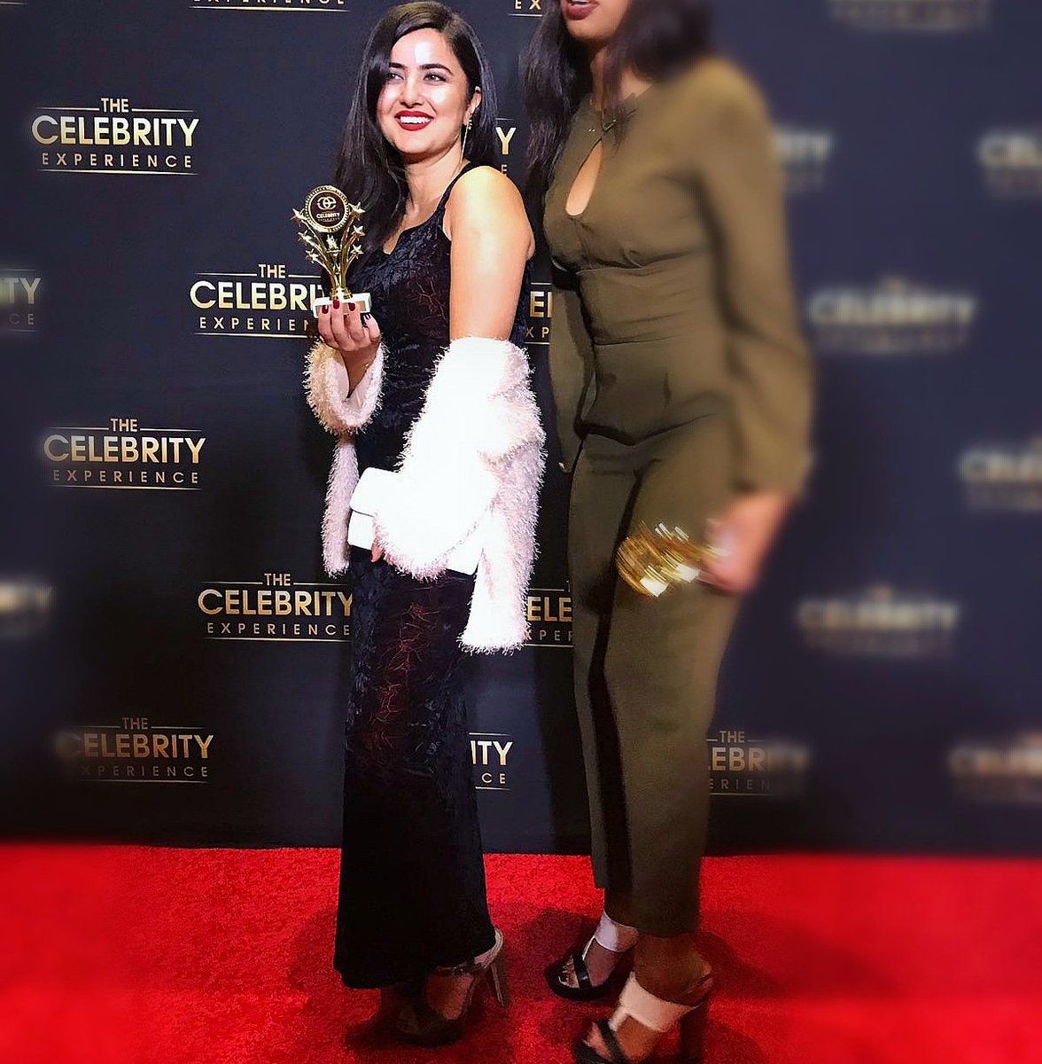 Selsela_Actor's tweet photo. First award in acting, with my selfmade dress, thank you TCE 💜
#award #whatabeautifulnight #SELSELA #سلسله #thankyougeorge #greatful #firstimdbcredit #alongwaytogo #actingfirstnatur #redcarpet #redcarpetevent #thecelebrityexperience #AUGUST2018 #startofawonderfuljourney #dream https://t.co/aqPof5hiHK