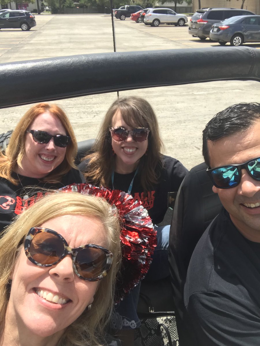 KareeKelly1's tweet photo. Strack Cougars! Excited for a new year #MomentsInKlein https://t.co/rYOrE9WPQx