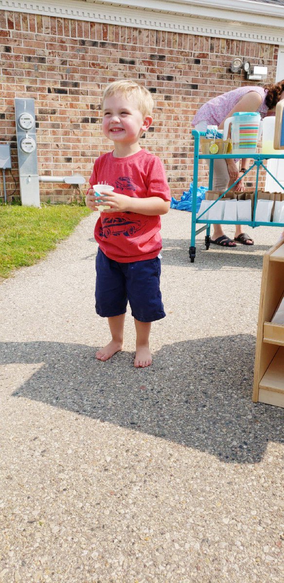 Inpro_Careers's tweet photo. The Inpro University children set up a lemonade stand to give us a boost of #energy during our Tuesday walk while they #learned about counting and coin recognition! #WhyILoveInpro #InproCulture #InproUniversity https://t.co/mCT9y1n1Sh