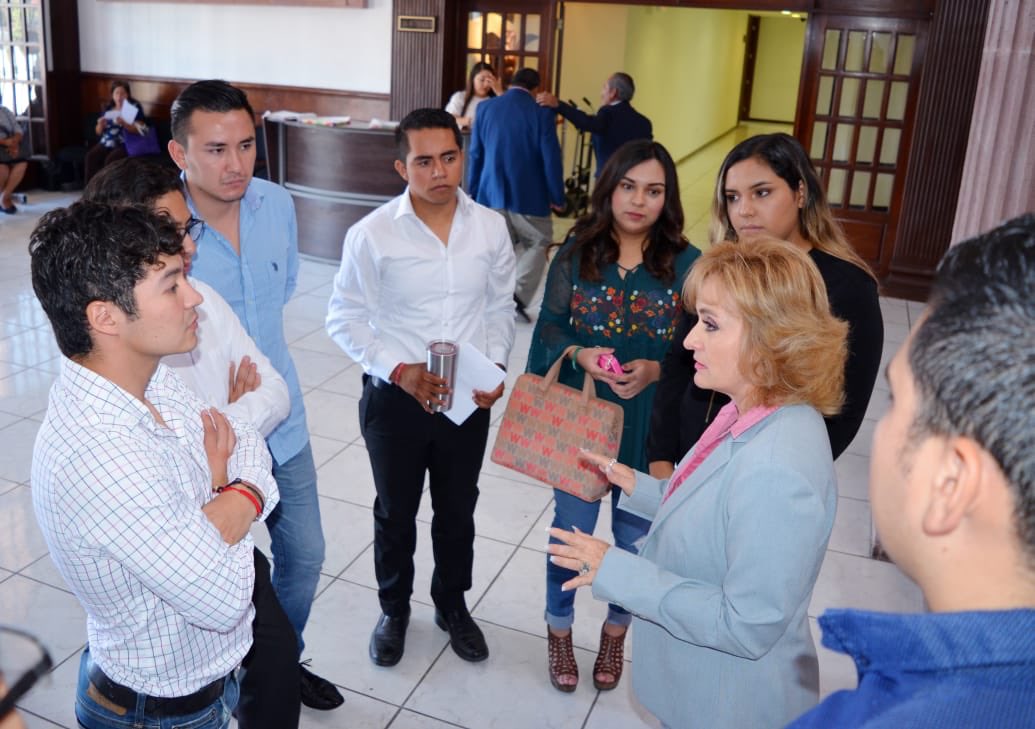 luciaazucena's tweet photo. Esta mañana en sesión de la diputación permanente hice un exhorto a los Ayuntamientos de Coah, para que el 100% de estos cuenten con una instancia de atención a la juventud de su municipio y creen espacios seguros en los que los jóvenes puedan alcanzar un desarrollo pleno. https://t.co/CeqZDZMySq