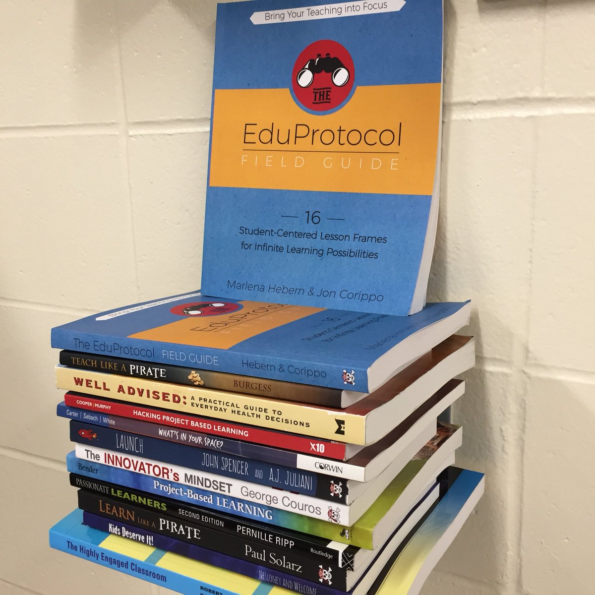 GustafsonBrad's tweet photo. So much goodness here...but what are we missing?! #LoungeLibrary #GWreads #GWgreats https://t.co/4QQXHciO8Q