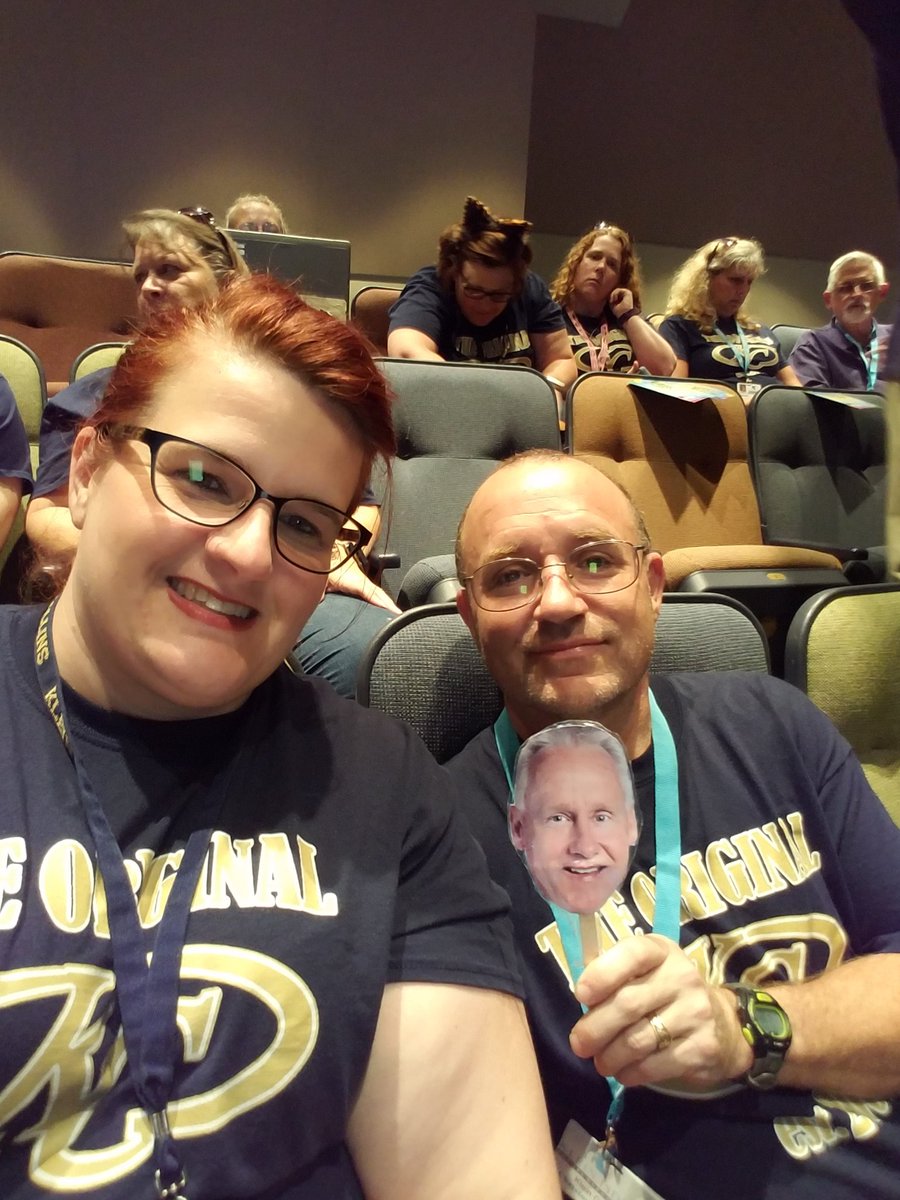 KCHS_CJ's tweet photo. KCHS ready for an awesome year.
Amazing teachers doing great things every day!

#MomentsinKlein 
#flatrandy 

@KleinISD_CTE https://t.co/uzzGHzMH6I