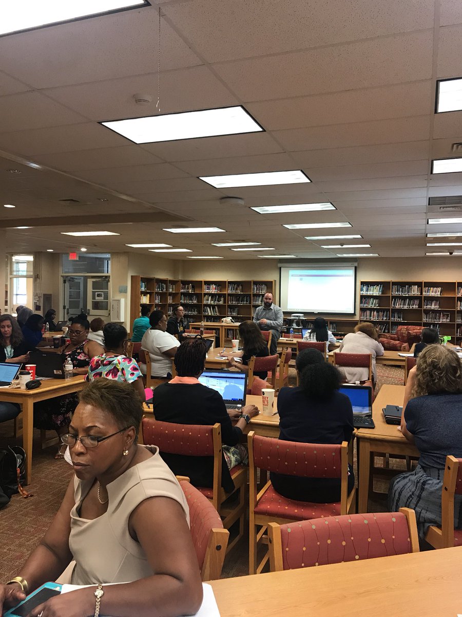 RCSD1LEIR's tweet photo. Richland One Media Specialis Professional Development! @EricaFieldsR1 @SandyBrossard @RichlandOne #R1Strong #RichlandOne #R1 #BackToSchool #LEIR https://t.co/Dha5Fntwv3