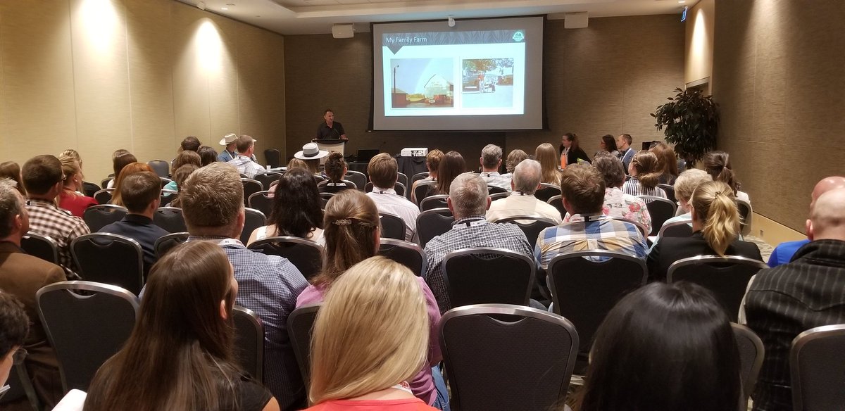 Great discussion with Darrell Wade on continuity planning on family farms #CDNBeefConf #CDNAngus