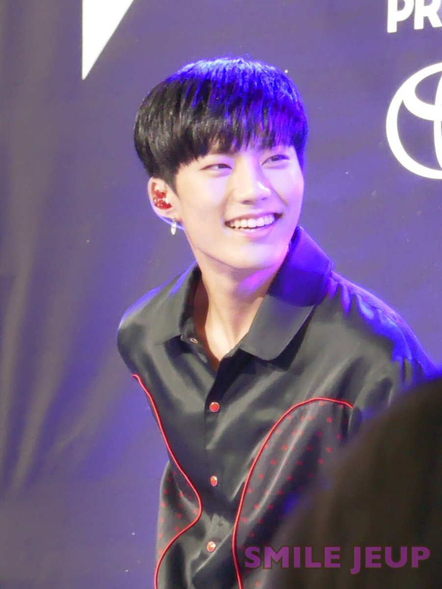 Smile_Jeup's tweet photo. His smile brightens up the room

180811 Kcon LA Super Rookie Showcase 
#임팩트 #제업 #KCON18LA https://t.co/ojNcB7GX4V