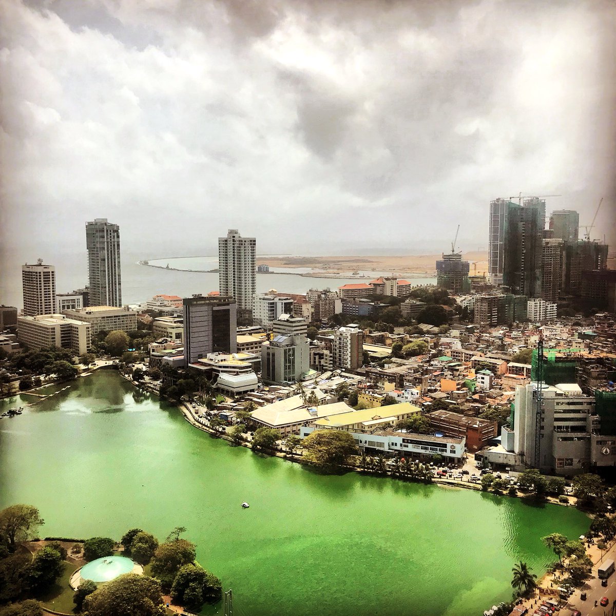 imorihsmai's tweet photo. View from Colombo City Center #Highrise #ColomboCityCenter #AnIconicLandMarkOfColomboCity https://t.co/eFQtasF6aI