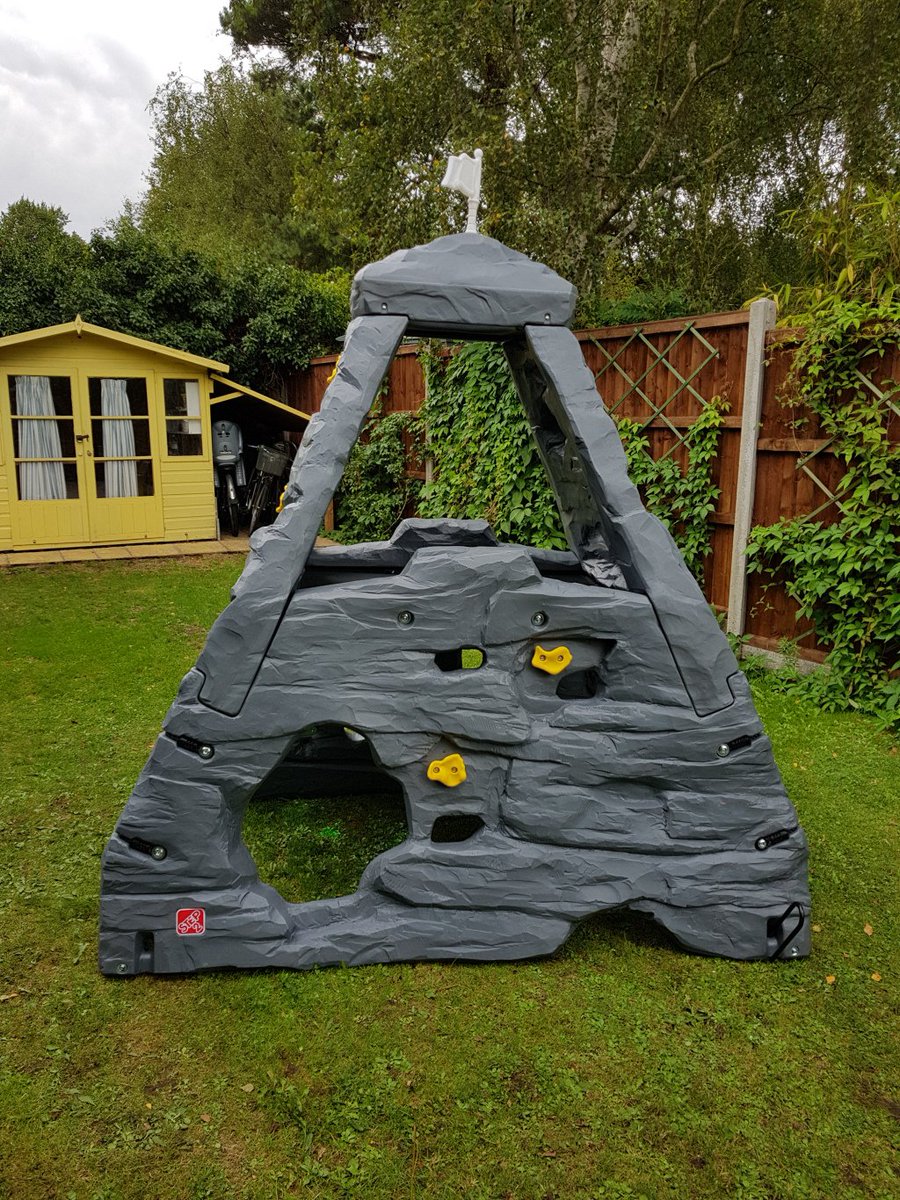 theflatpackfix's tweet image. A mountain of a playhouse… theflatpackfixer.com/2018/08/14/a-m…