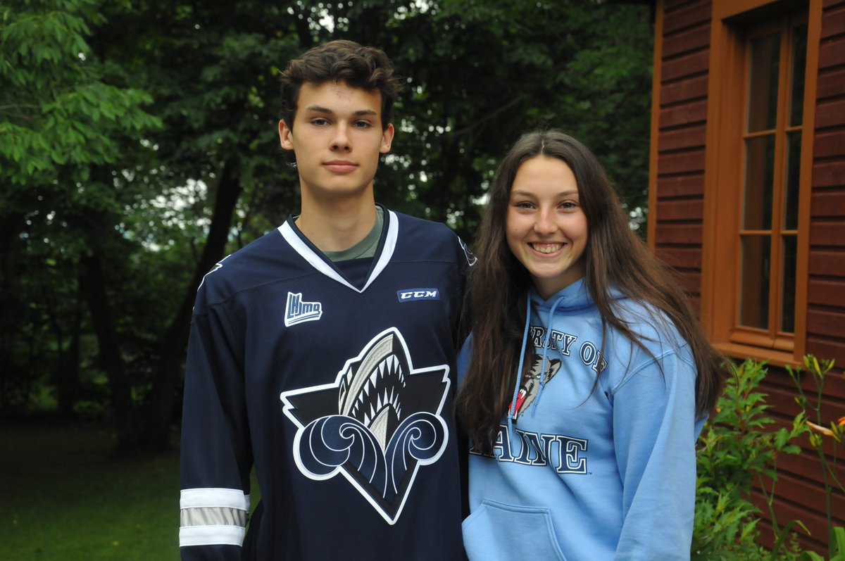 CharlesLalande_'s tweet image. Le sport, la colle des Mahoney

Le père a fait de l’athlétisme, du hockey et du soccer.

L'aîné, Alec, a suivi ses traces.

Julia, graduée du @SSF1952, jouera avec @BlackBearNation #NCAA

Shaun, du @blizzardaaa, a été repêché par l'@oceanicrimouski #LHJMQ

bit.ly/2nE17aZ