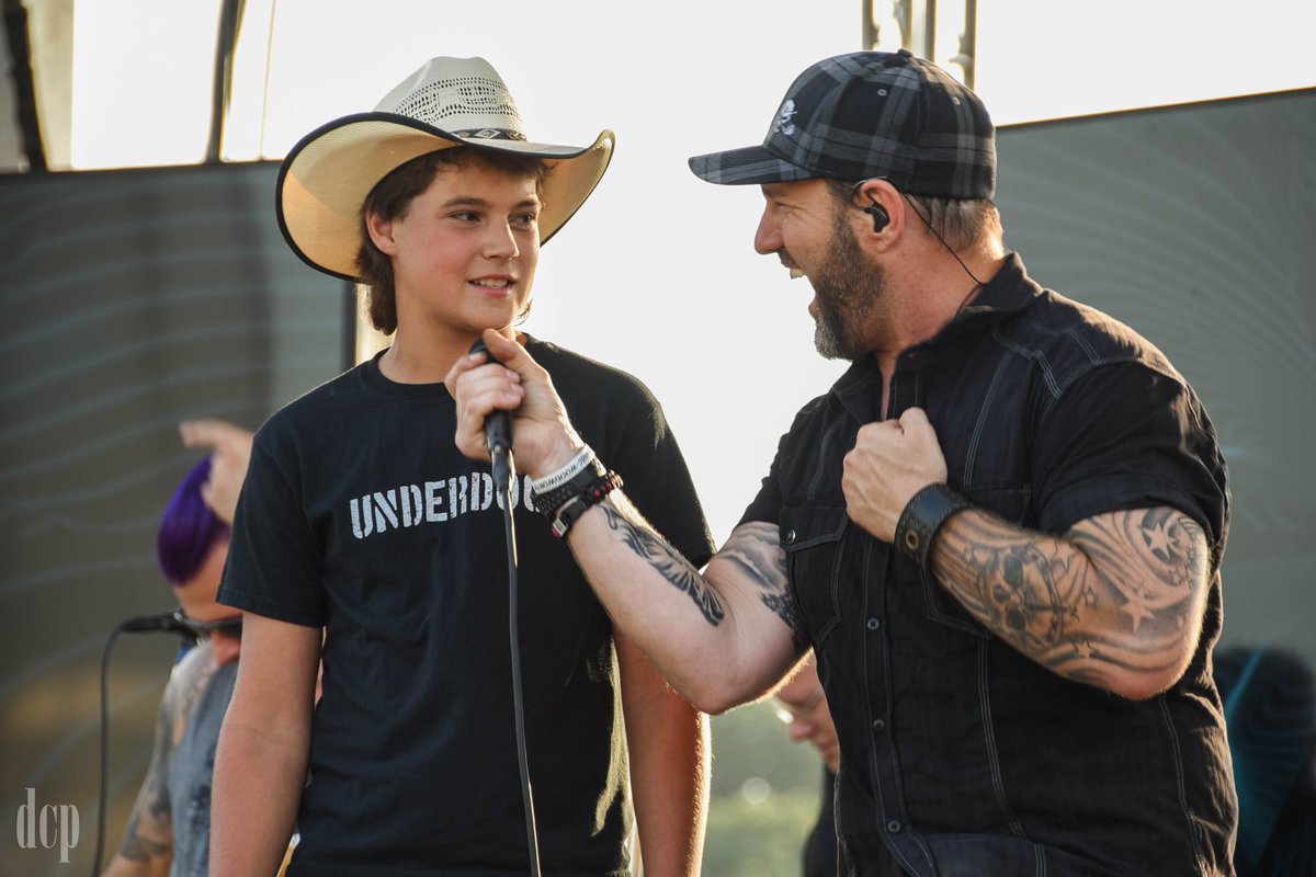MillCreekFest's tweet photo. Moments like these with @Chris_Hawkey! 🤠🎸 

#millcreekfest #chrishawkey #countrymusic #iowa https://t.co/17UUe3iKp8