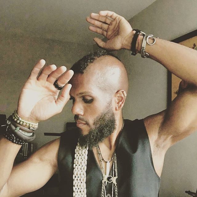 ugetmade's tweet photo. Melanin makes me move my mental muscles more methodically #move #makeamove #moveforward #ugetmade #malegrooming #monstertruck #staysharp #goodvibes #gentleman #makeyourplay #malephysique #malemodels #jentlemansharp #brain #shortgirlproblems #spacephone… https://t.co/I4qYrpAMM0 https://t.co/vTr5h9n7cl