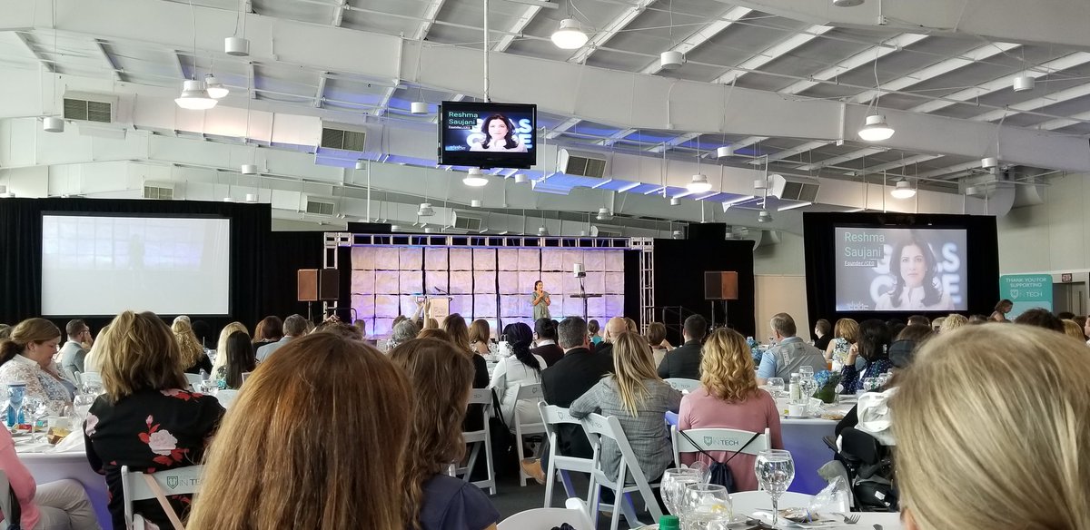 Cruiter's tweet photo. "We have to unteach risk aversion in our girls" - @reshmasaujani founder of @GirlsWhoCode #braveryoverperfection #Feminist #iwitsummit #IWIT https://t.co/ttT9aK0DAb