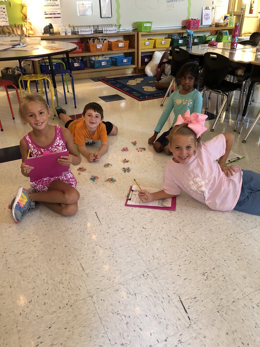 MrsSandersSquad's tweet photo. First day of “Counting Collections” was a success! 👏🏻 https://t.co/gK5hDo7tZW