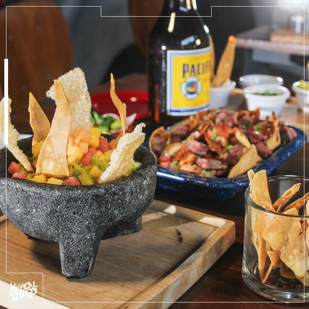 Una comida sin chela es desayuno.

Chapultepec 480 Plaza Punto Chapultepec 
Reservaciones: 33 1987 9340