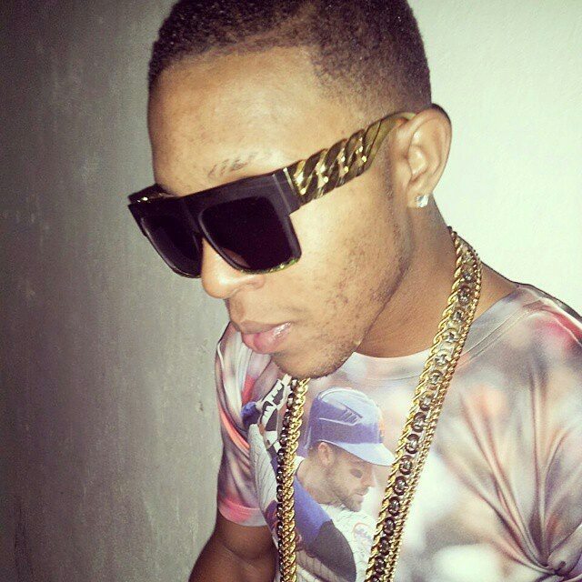 rtadaxgallery's tweet photo. Arthur Ye @rtadaxmusic
.
.
#dancehall #dance #dancehallhit #exclusive #exotic #reggae #reggaedancehall #dancehallnewest.#independentartist #norecorddeal #thereleaseja #blessed #fashion #Rtadax #suit #arrow #custom #party #aim #elegance #classic #leadership #rolemodel #powerful https://t.co/bwNR0ePtkC