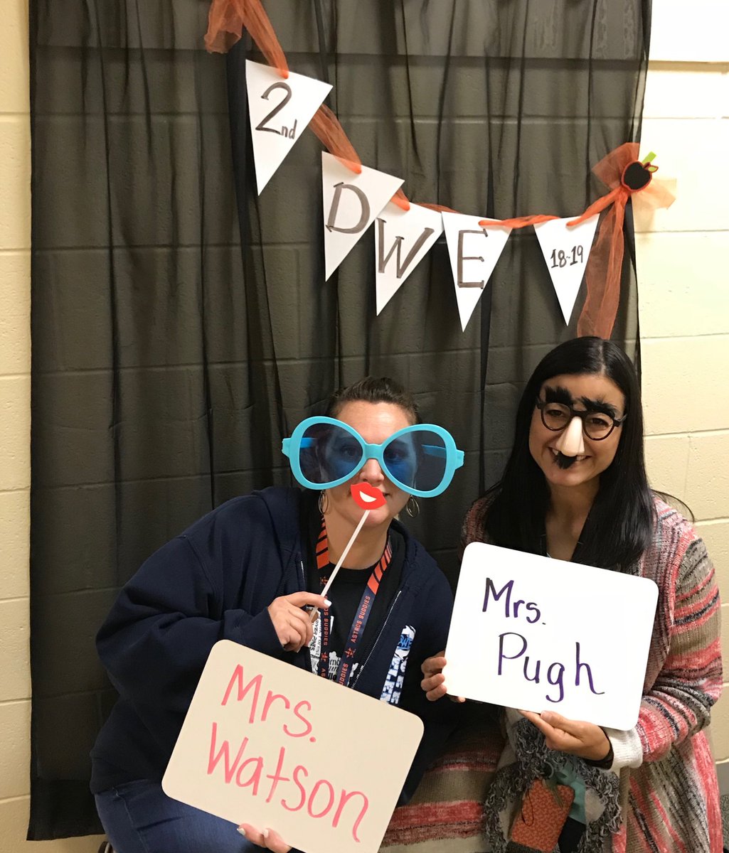 kpughstudio's tweet photo. Super Excited for our Second Graders 💗💗 #sillyinsecond https://t.co/v2L33teVdZ