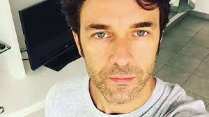 infobae's tweet photo. Mariano Martínez habló de una actriz que lo maltrató tras acosarlo: "Me pegó ocho cachetazos y me dejó casi sordo" https://t.co/klwJ2Fi3tv https://t.co/0D7wNHO6Km