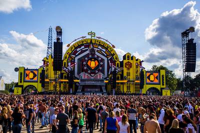 Politieactie: bij festival Decibel Outdoor drie dagen geen agenten aanwezig dlvr.it/QftZYs