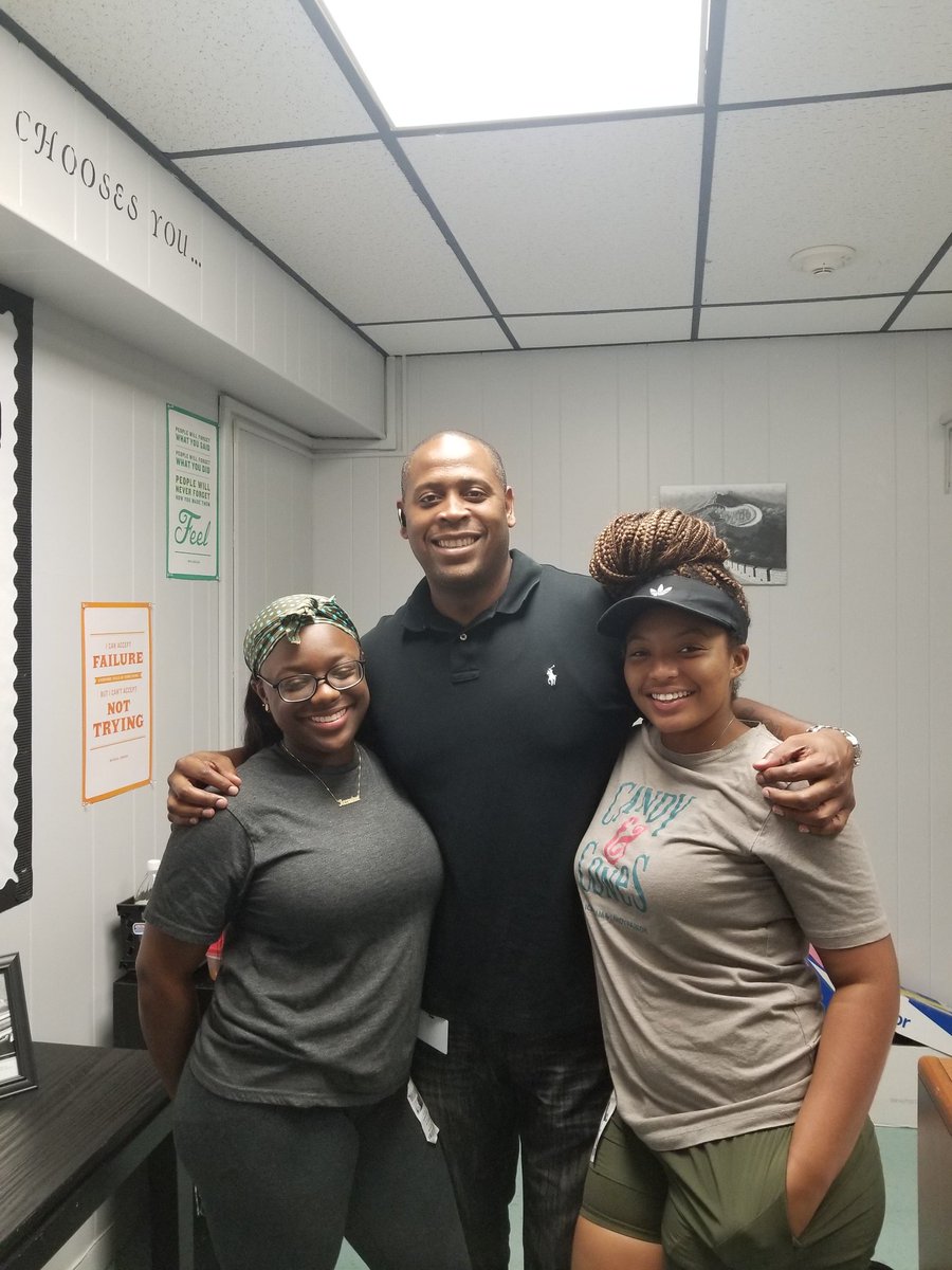 HoratioMajor's tweet photo. Every year since 9th grade these young ladies come to help me set up my classroom or office before school starts!! This is one of those proud teacher moments!! #Rovena #Jasmine #Miramar2k16 https://t.co/UiPPtXZSpa