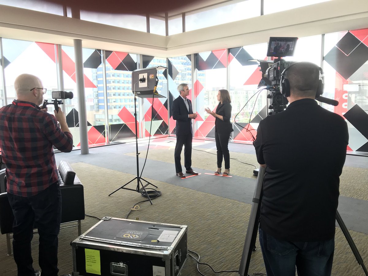 Take a look! <a href="/CalvinWRowland/">Calvin Rowland</a> and @cborovick coming to you live from #F5Agility18 <a href="/F5Networks/">F5</a>