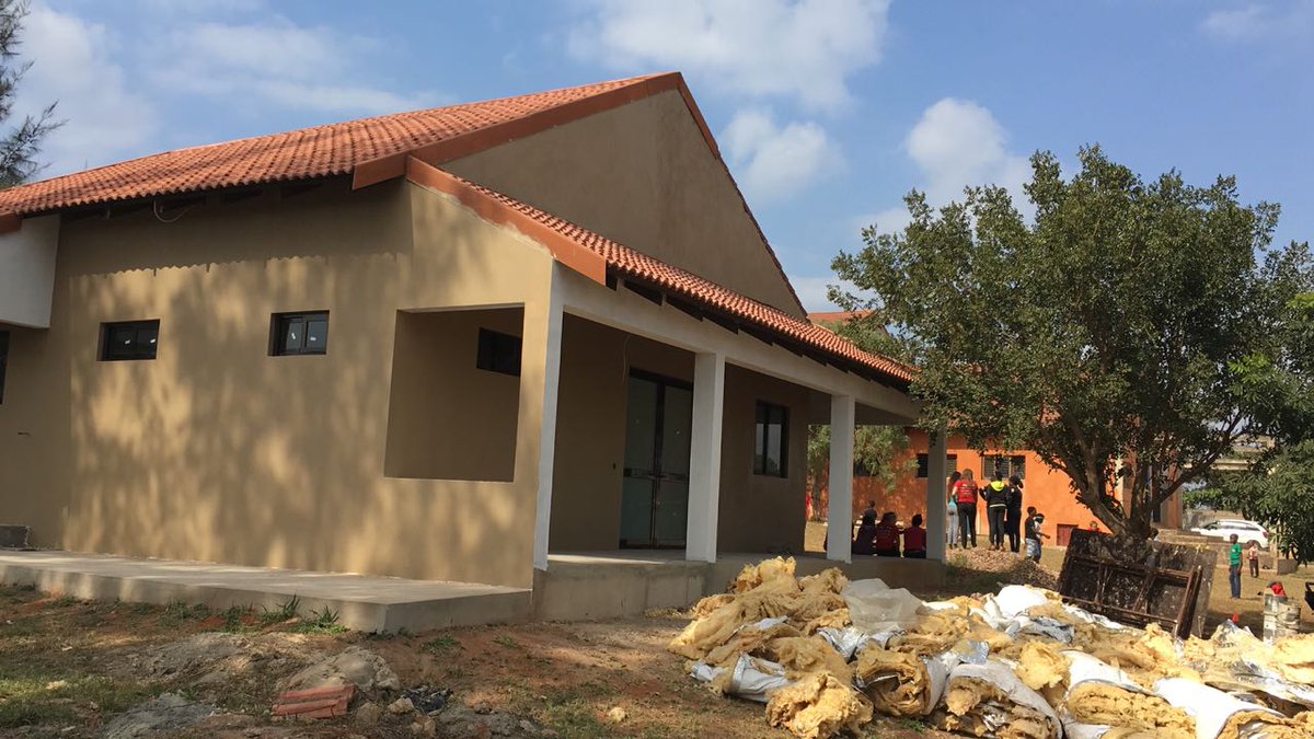 ProjectMoz's tweet image. We are delighted to see Casa Valerio nearly finished! Thanks to all our wonderful and generous supporters who have helped fund the new children's facility.
🇲🇿