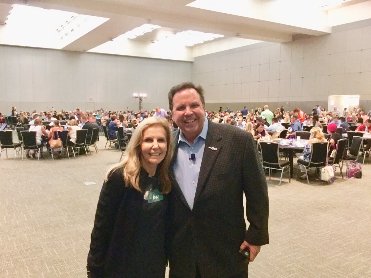 DonYaeger's tweet photo. Mega Camping in Austin, TX today with @dianna_kokoszka and @MAPSCoaching. Such a fun time delivering a Lunch &amp; Learn about Great Teams for the amazing teams of @kwri at #KWMC18

#kwmaps #kwmapscoaching #megacamp #KellerWilliams #feelitmoments #greatteams #greatness #donyaeger https://t.co/I4d3H1EF73