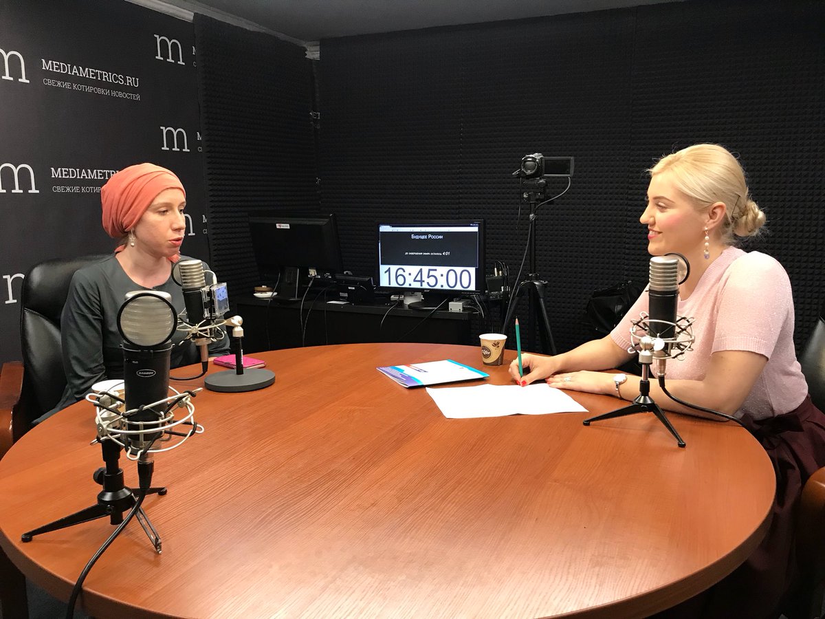 Dasha_Sharova's tweet image. Talking about muslim culture in Russia at #mediametrics radio