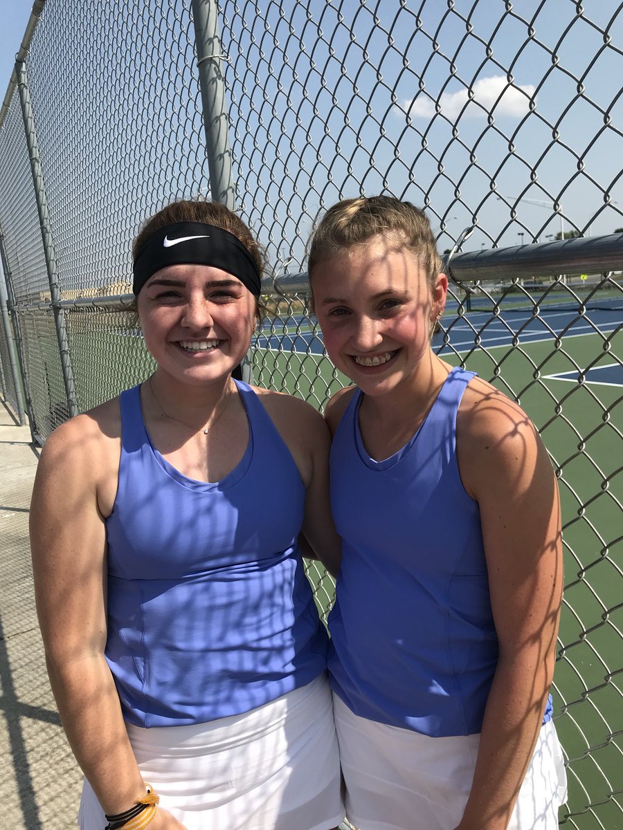 mkminder's tweet photo. Seniors Libby Barrow, Teagan McCready and Kate McNerney and freshman Molly Forgach and Megan Bartsch are ready for our season to begin today against Springfield. Go Arrows!! https://t.co/wDwew6B6p6