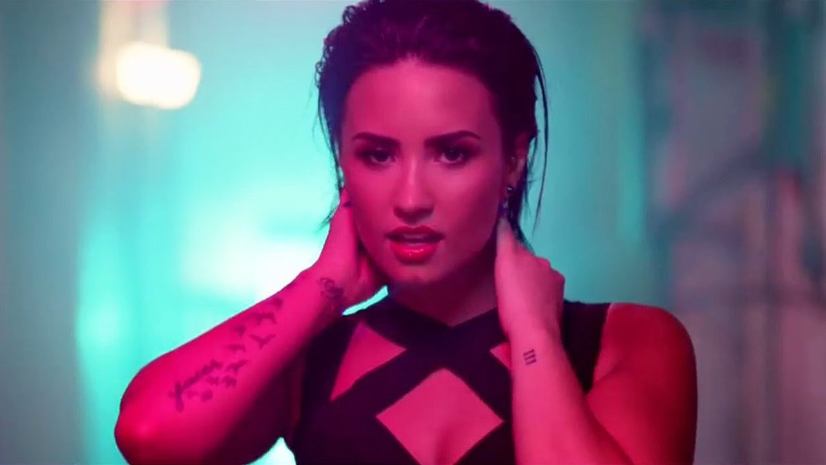 beautifulcelebz's tweet photo. RT for "Cool for the Summer" by Demi Lovato
LIKE for "Solo" by Clean Bandit ft. Demi Lovato https://t.co/Y5GtOLNv1d