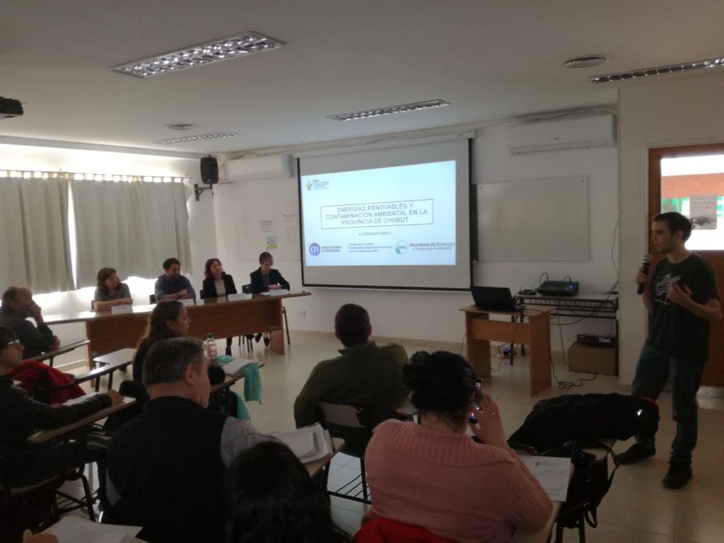 UTNChubut's tweet photo. Ya se dio comienzo a las 3ras Jornadas del grupo #GEMyS en #UTNChubut #Madryn https://t.co/jARbzLPQB5