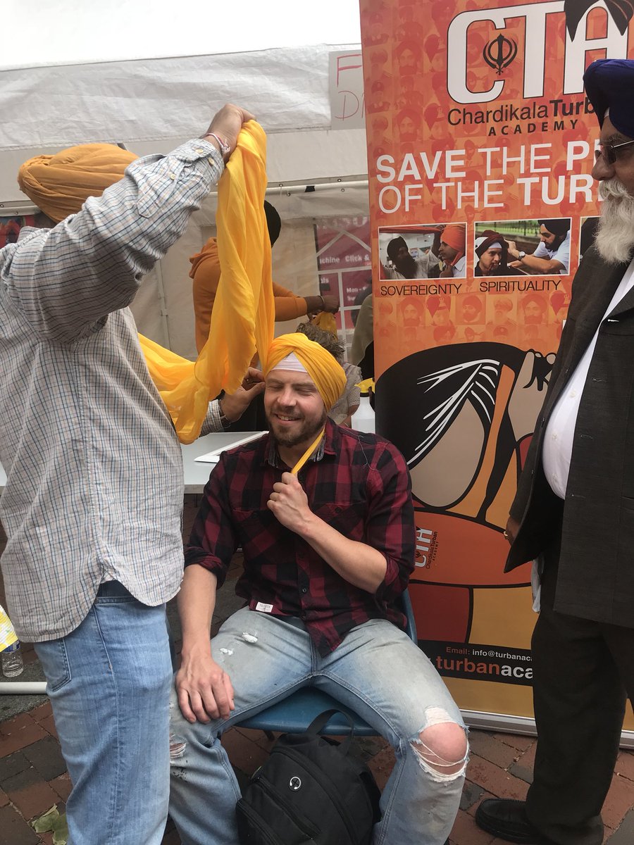 _mrturban's tweet photo. Turban Day in Reading with Chardi Kala Turban Academy. Proud to be part of the community. #turbanday #professionalturbantyingservices #chardikalaturbanacademy #mrturban https://t.co/goax2lKWE0