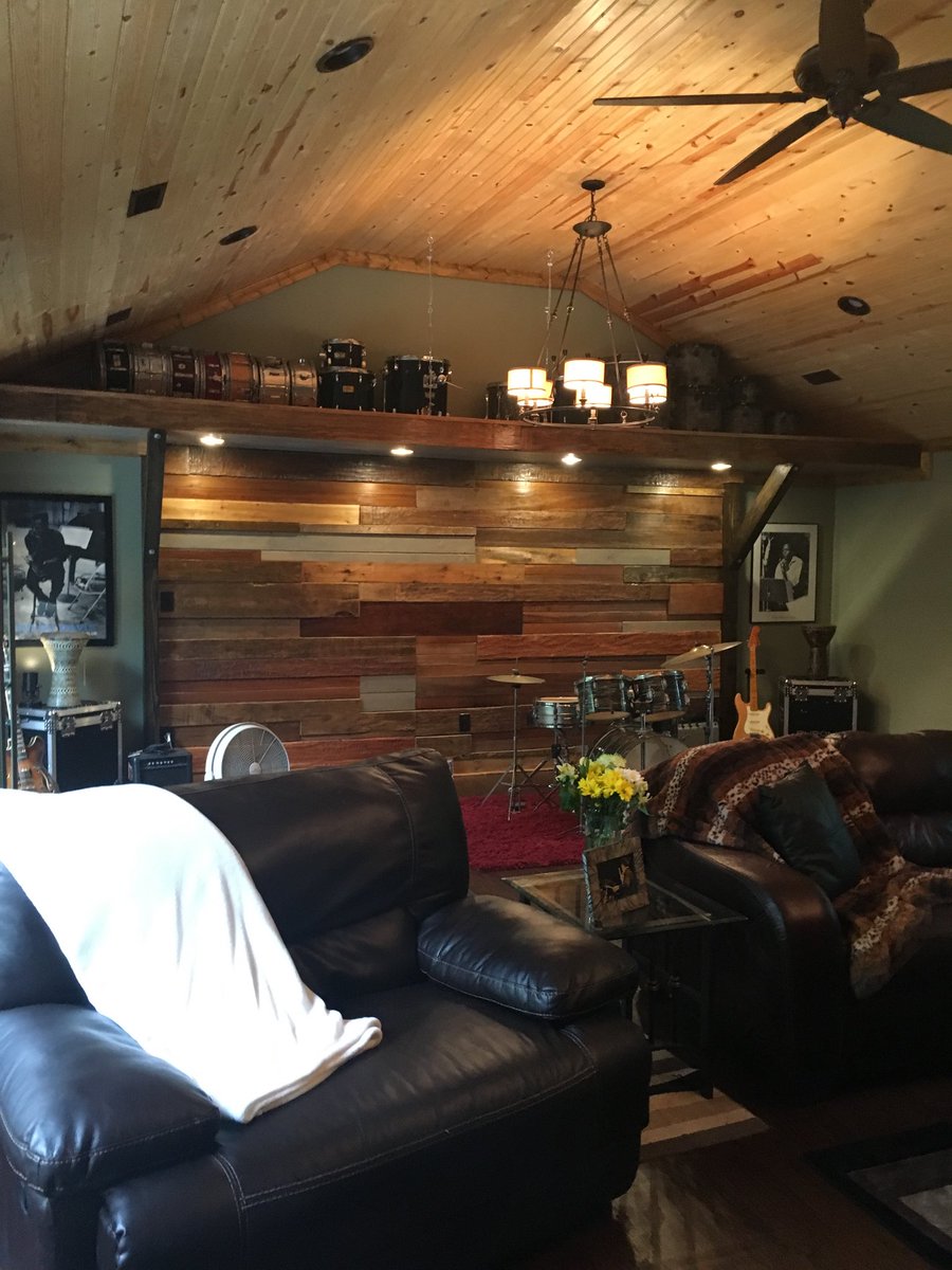 RhythmNationEnt's tweet photo. #NEW #FoxhoundStudios main room at the #RhythmNationEntertainment facility!  Drum recording and rehearsal space https://t.co/W06m6dhKHP