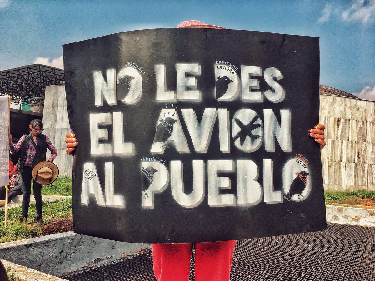 Masde131ITESO's tweet photo. El @AtencoFPDT se manifestó hoy contra el mega proyecto de aeropuerto #NAICM exponiendo los daños ambientales y a los pueblos que implica. El nuevo aeropuerto es muerte y ecocidio.
No den el avión al pueblo https://t.co/dyywQWQw1T