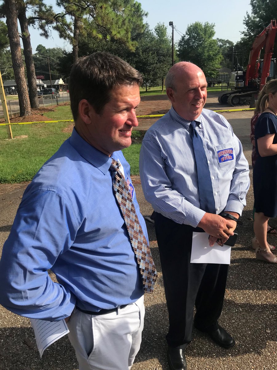 cwilliams59's tweet photo. @Livingston_PPS CO was on hand to support @DenhamElem #strongerthanever @taylormedia1 @lppstranspdept @jefffrizell @EPenalber @Dawnrush58 @ShannaSteed @PurvisJody https://t.co/PUcnKQcC4W