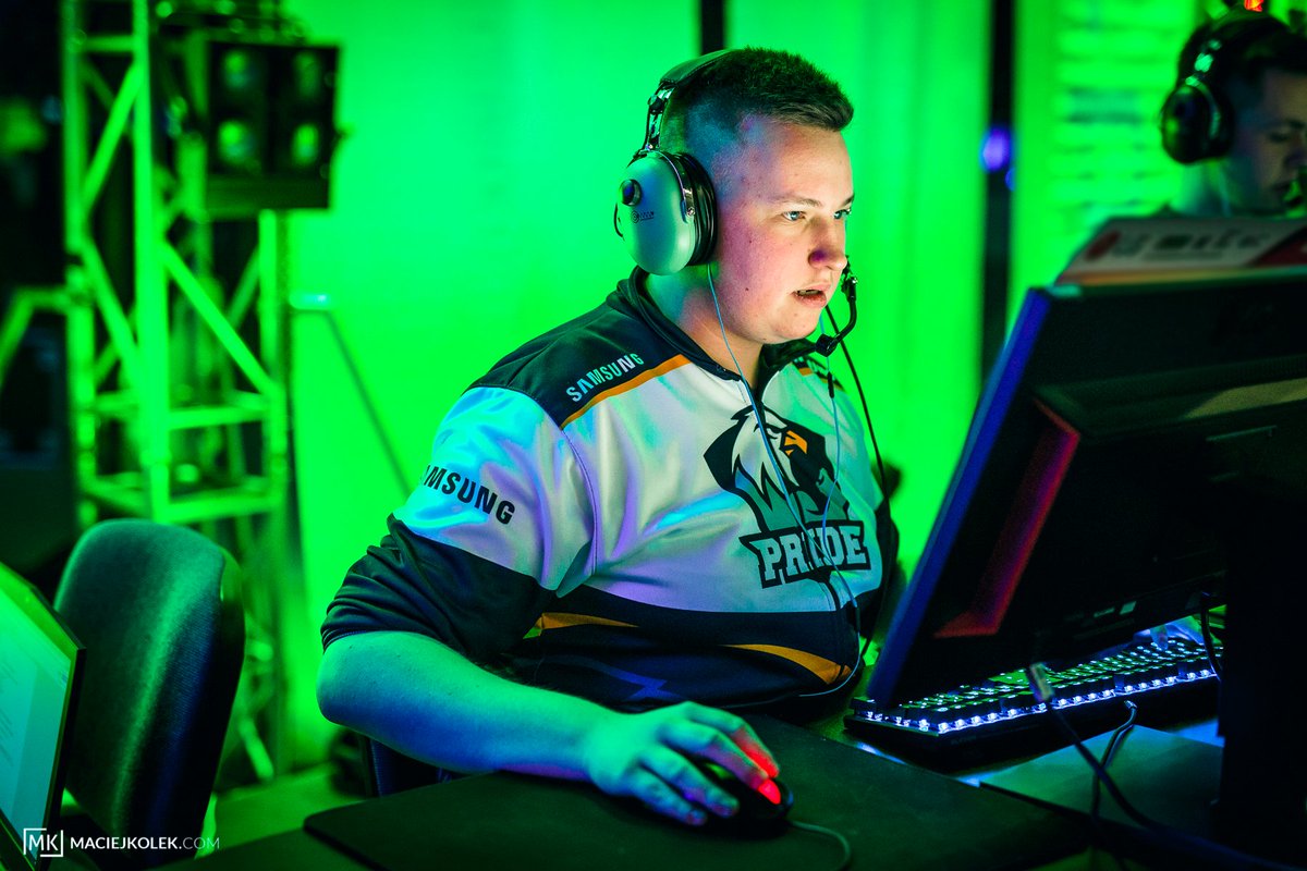 PRIDEPoland's tweet image. GG @SuperJymy!
Our Academy team advanced to the last qualifications of @gamesclashpro!

#PRIDEgg #SAMSUNG4GAMERS
fot. @ferusinfo