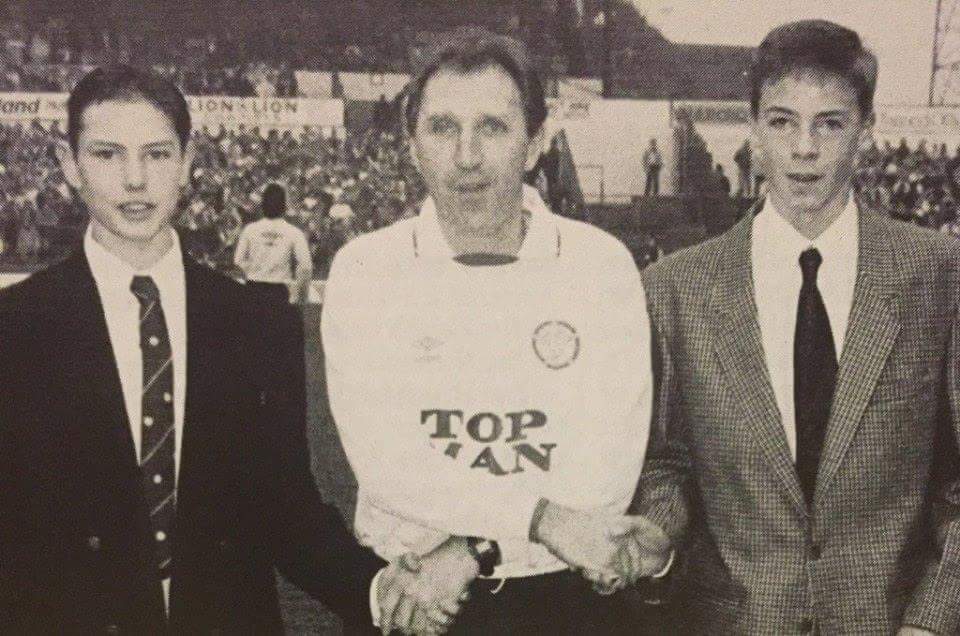 HareAndRansome's tweet photo. @NoelDavidWhelan who is the good looker left of Sgt Wilko .... thats Howard's left of course..... https://t.co/KnpRJ6Es7w