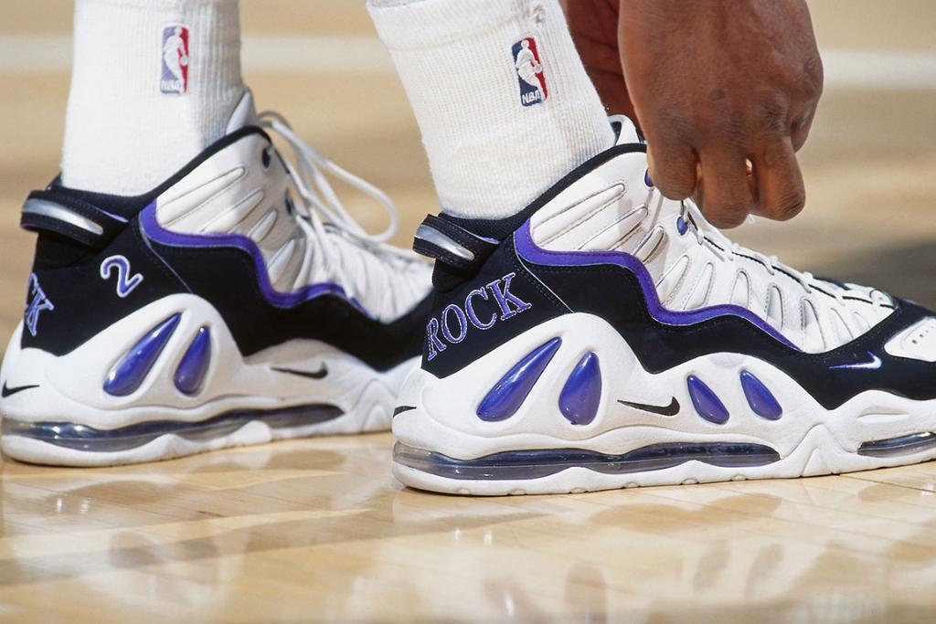 Only the truest sneakerheads could name all of these Kings kicks from through the years 👟 »  spr.ly/6014Dv1l4 https://t.co/jsHHO8Z5AW