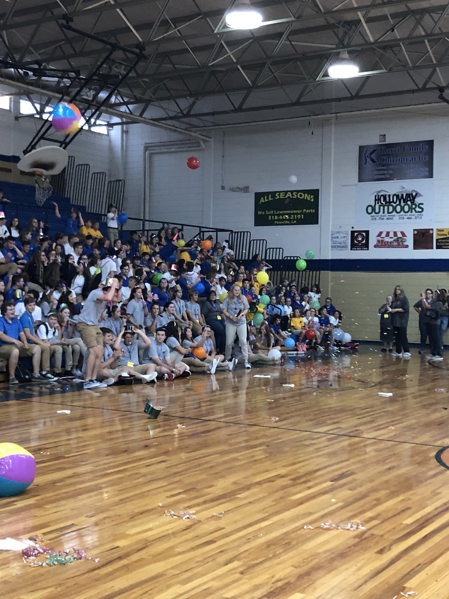 MrsSasser's tweet photo. Our freshmen start day was FABULOUS! We even ended it with a New Year Party!! #HappyNewYear #thebuckeyestandard https://t.co/XQFxg9iZ8k