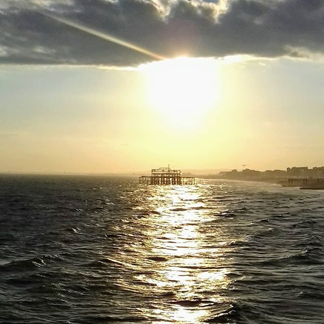 DesignLollypop's tweet photo. #brighton #pier #sunset https://t.co/Nww4IJJ2Rt https://t.co/GF5E8ryAq0