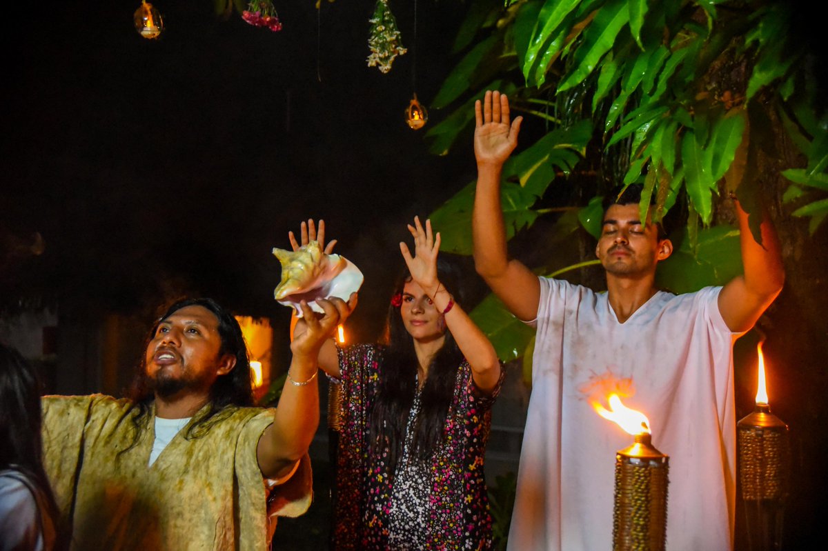 Vive la Magia, Enigma y Tradición de la Selva Lacandona con nosotros 🔥🌿🌎
#hotel #villamercedes #Palenque #Chiapas #mexico #selva #selvalacandona #lacandones #ceremoniamaya #fuego #cultura #melomerezco