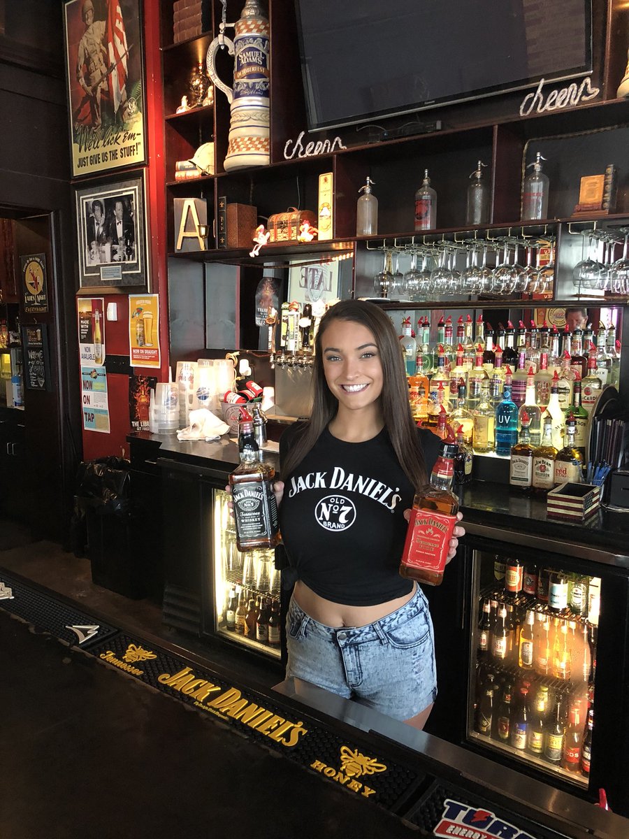 TheLibrary_Cape's tweet photo. Come meet our newest bartender Rachel and enjoy $2.50 domestic beers! https://t.co/lLbVstIay7