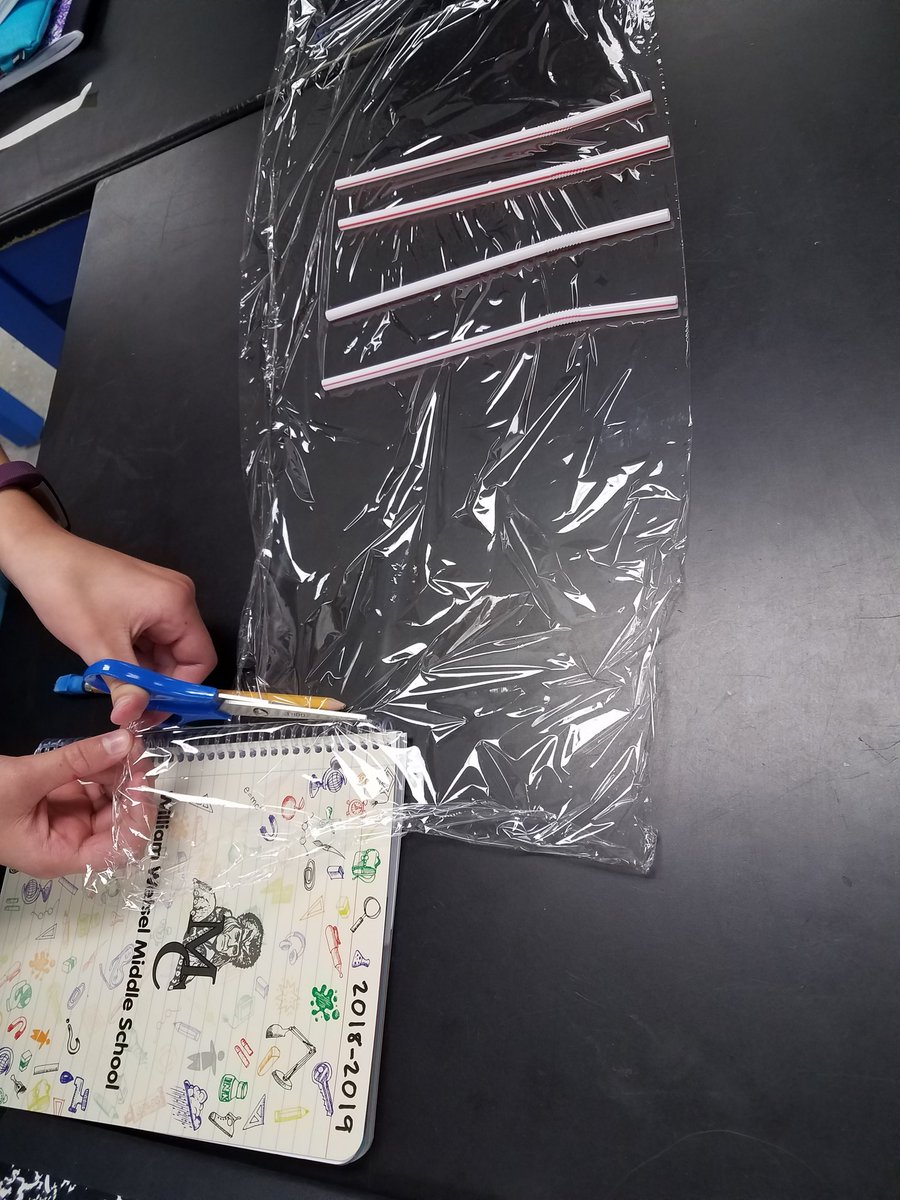 kadamswms's tweet photo. First day! #scienceisawesome https://t.co/y0nAICz0WR