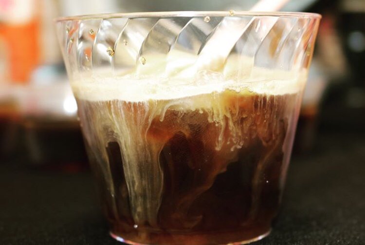 GTUniverseINC's tweet image. Our summer edition of #SipsAndTips led by Chicago’s own “Coffee Whisperer” Jay Beaton allowed customers to try cold brew samples infused with DD creamer AND also DD flavored ice cream! “Buy Two DD coffees &amp;amp; get a FREE DD Baskin Robbins ice cream” is still happening at @jewelosco!