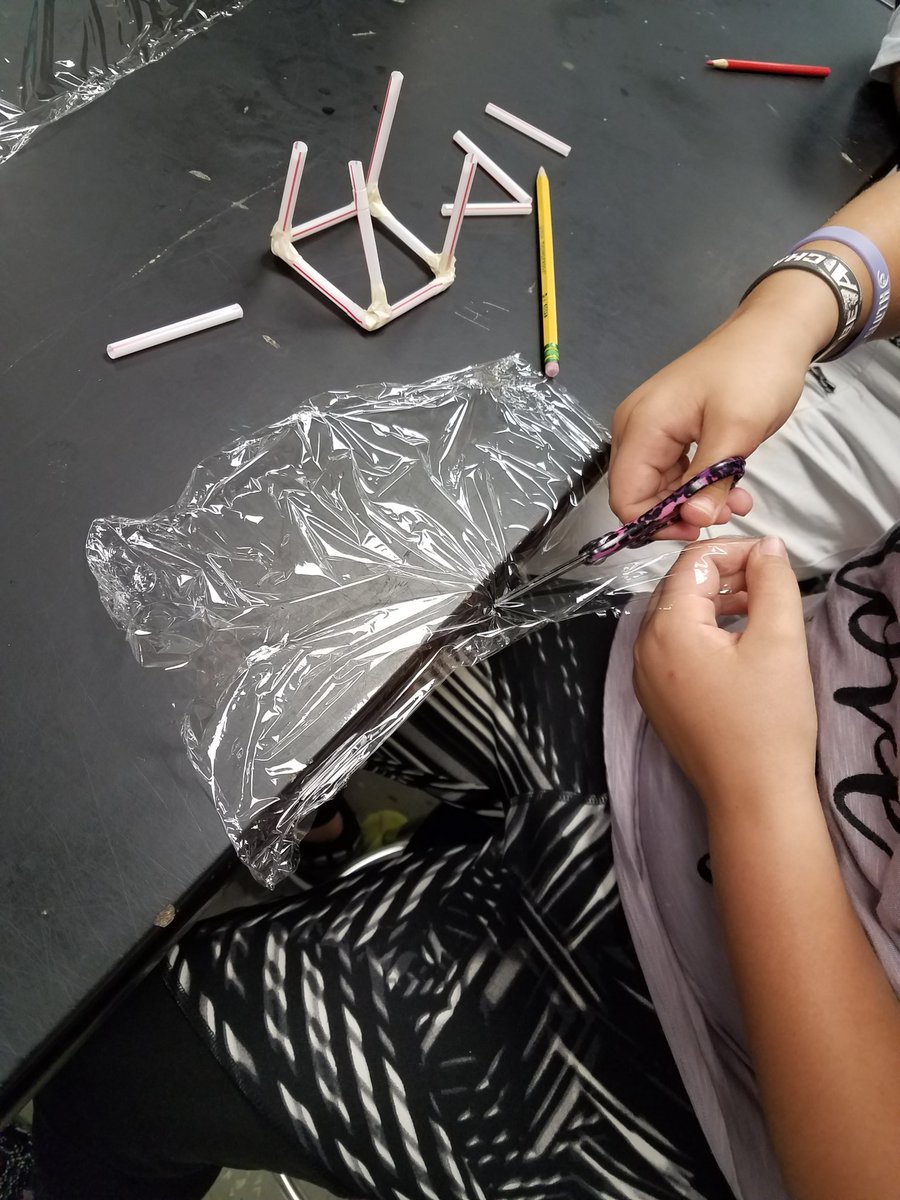 kadamswms's tweet photo. First day! #scienceisawesome https://t.co/y0nAICz0WR