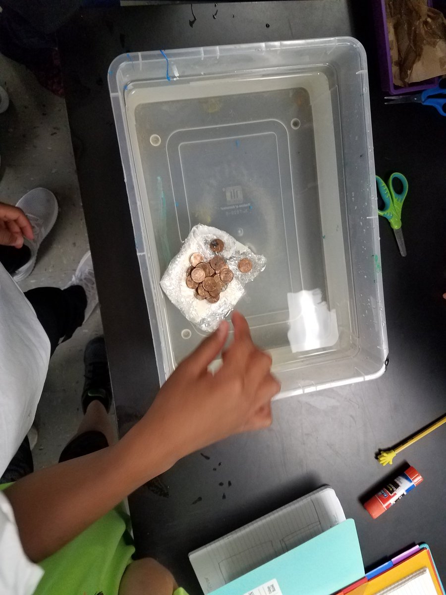 kadamswms's tweet photo. First day! #scienceisawesome https://t.co/y0nAICz0WR