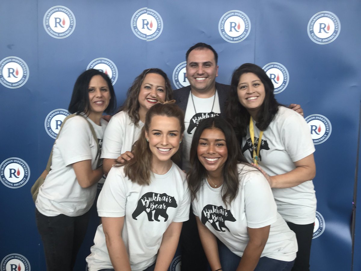 danielagatlin's tweet photo. #makingconnections #2ndgradeisready @CBEBears #RISDConvocation2018 Letโs do this! https://t.co/4JKYxHFoVH