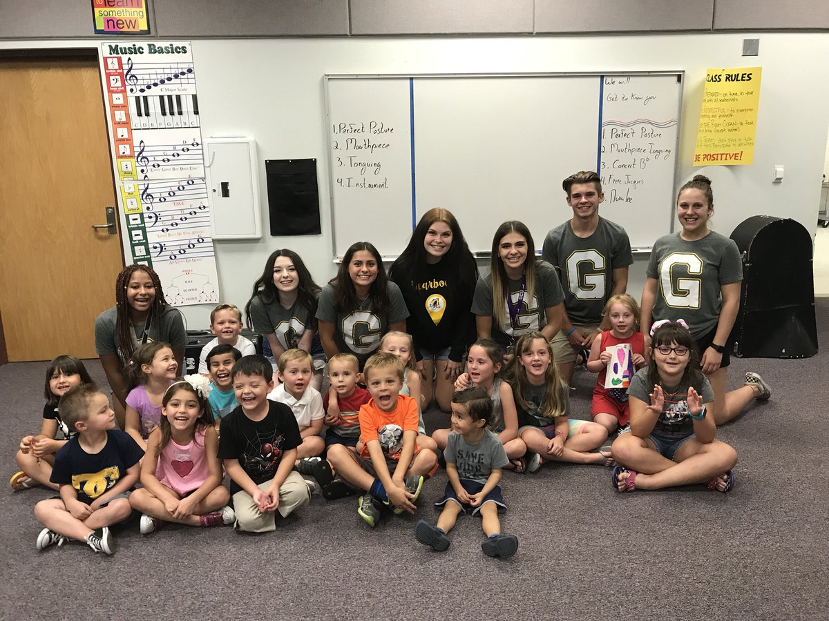 GHSTCrew's tweet image. Only 1/2 the kids were looking @ the camera, but we had a blast volunteering! #somuchenergy