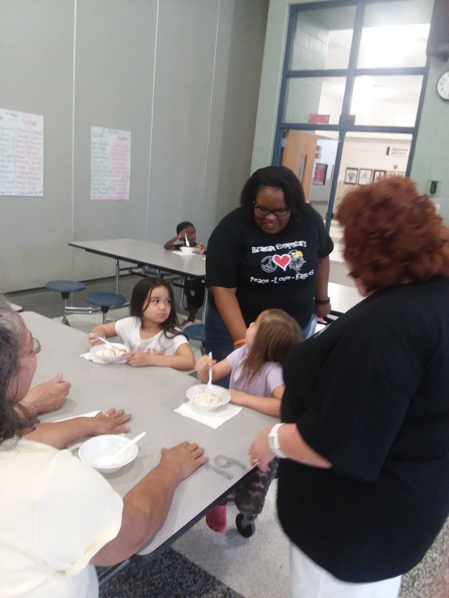 TabithaSHamilt1's tweet photo. Learning is already taking place at  @IbrahamES for students and parents during our during our Kindergarten Ice Cream Social! https://t.co/WBVvldUEtk