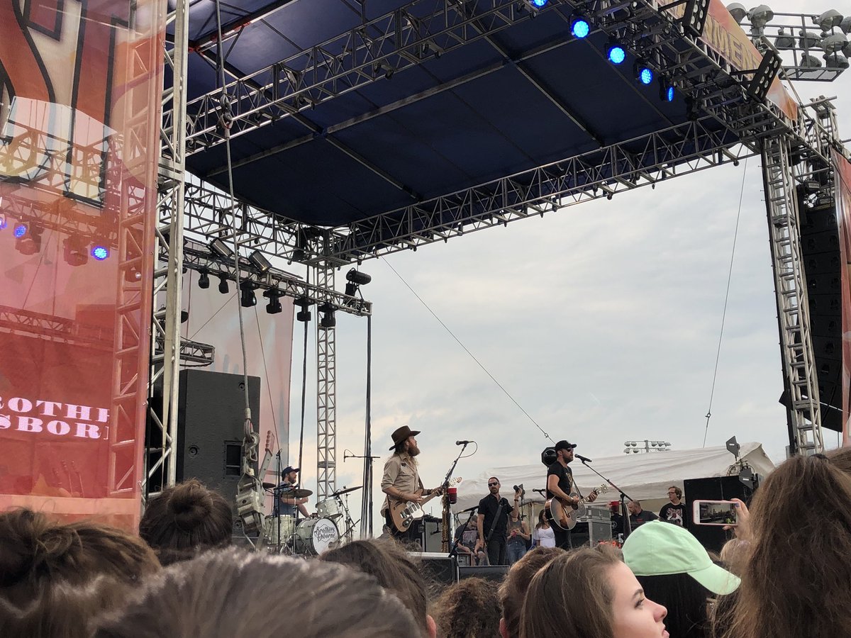 katieeejeeean's tweet photo. #WVUFallFest ๐๐๐๐ @MisterWives @brothersosborne @lilyachty https://t.co/Eh2VSrZM2O