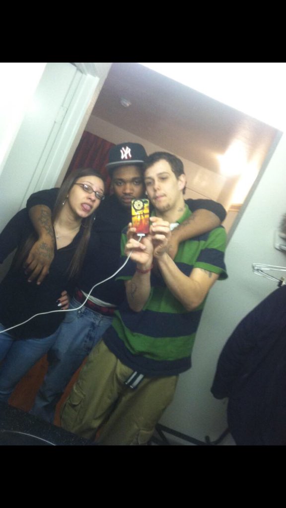 MKeefer5321_'s tweet image. I fucking miss y'all 😭 shit ain't the same without y'all. #freegreezy #freesam #freecomp #freekara 💔